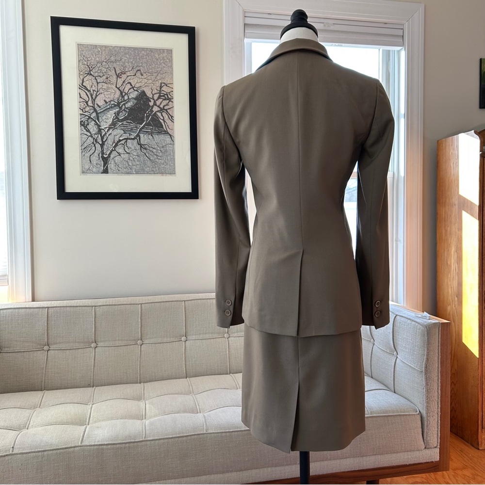 Elie Tahari Wool Suit with Leather Trim - Picture 2 of 14